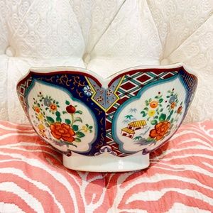 D2-1960’s Vintage Chinoiserie Imari Ware Porcelain Lotus Bowl